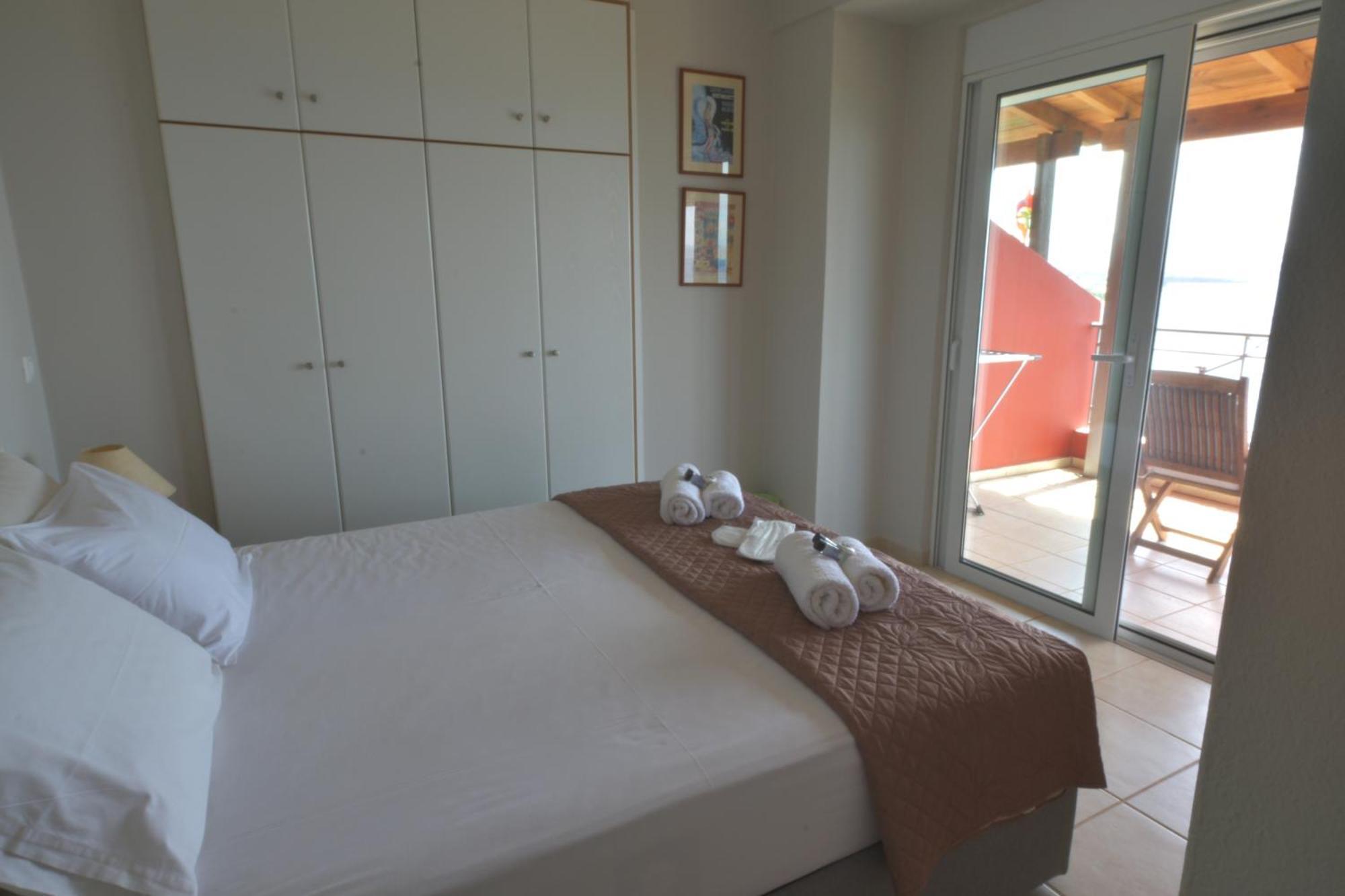 Blue Bay View - Beach House Vathirrevma Extérieur photo